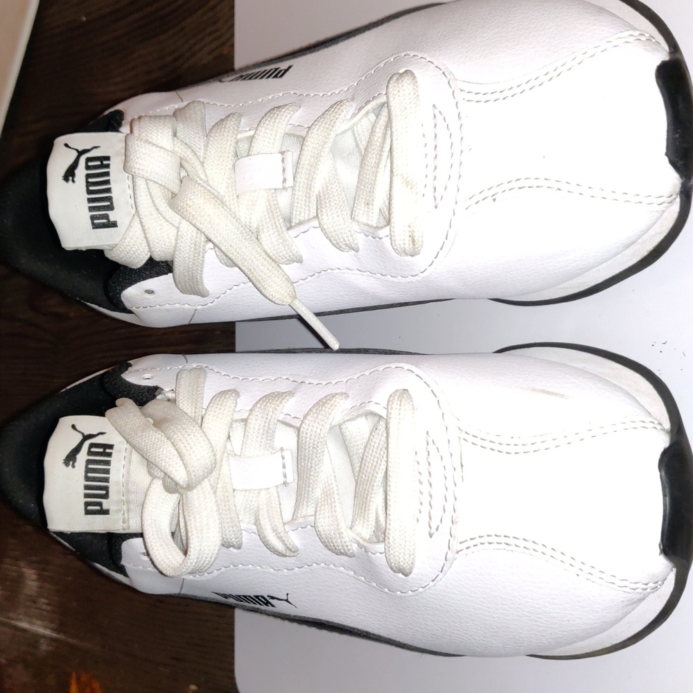 Puma Sneaker Size 6 New like shoe